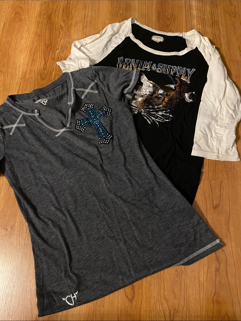 Western D&S Black/White Raglan Tee and Cowgirl Hardware Gray Top - 2-Pack S